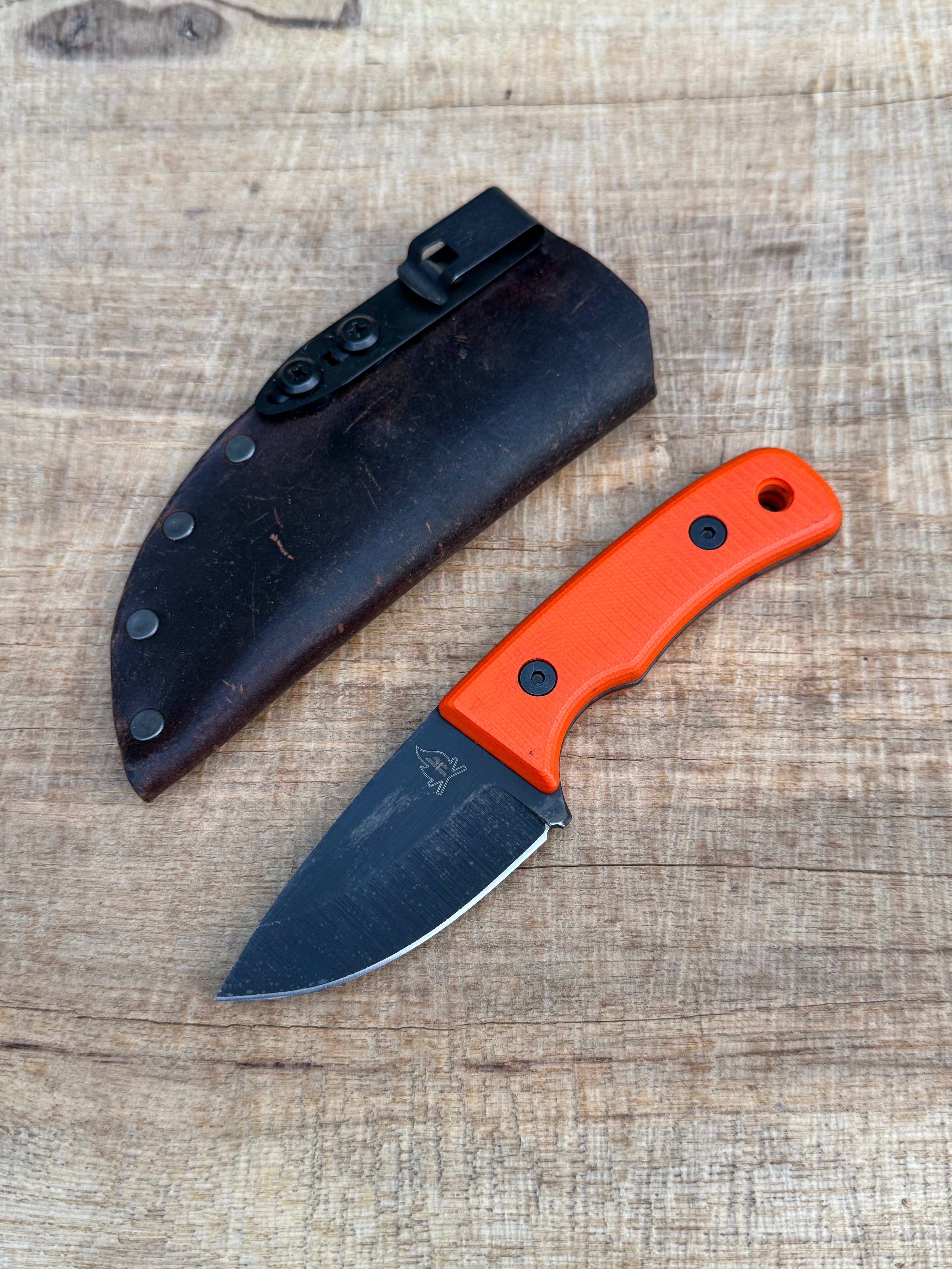 Primitive Wicket XL (Handle Scales) - Saber